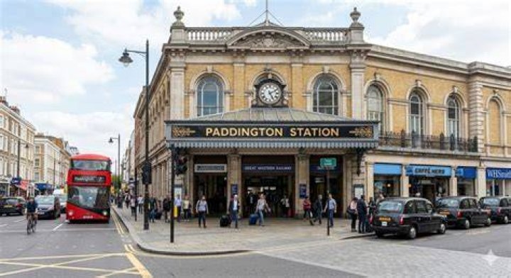 Busses near Paddington Station? Crossword Clue
